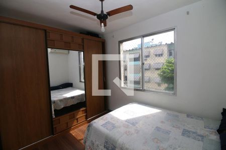 Quarto 2 de apartamento para alugar com 2 quartos, 50m² em Cordovil, Rio de Janeiro