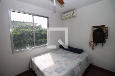 Quarto 2 de apartamento para alugar com 2 quartos, 50m² em Cordovil, Rio de Janeiro