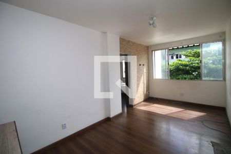 Sala de apartamento para alugar com 2 quartos, 50m² em Cordovil, Rio de Janeiro