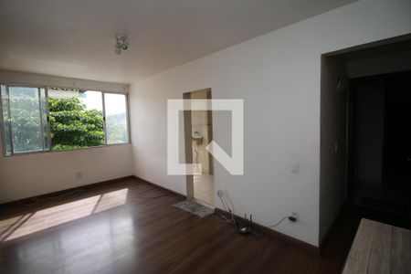 Sala de apartamento para alugar com 2 quartos, 50m² em Cordovil, Rio de Janeiro