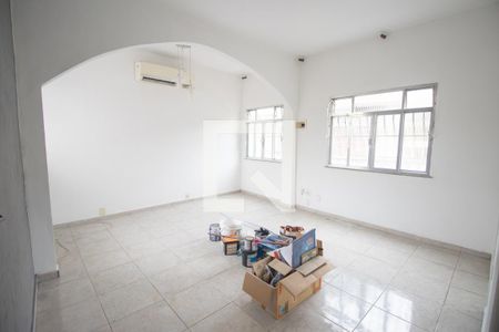 Sala de casa para alugar com 2 quartos, 120m² em Mutua, São Gonçalo