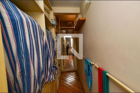 Apartamento para alugar com 290m², 5 quartos e 4 vagas Apartamento para alugar com 290m², 5 quartos e 4 vagasCloset