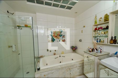 Apartamento para alugar com 290m², 5 quartos e 4 vagas Apartamento para alugar com 290m², 5 quartos e 4 vagasBanheiro suite3