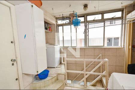 Apartamento para alugar com 290m², 5 quartos e 4 vagas Apartamento para alugar com 290m², 5 quartos e 4 vagasArea serviço