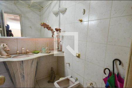 Apartamento para alugar com 290m², 5 quartos e 4 vagas Apartamento para alugar com 290m², 5 quartos e 4 vagasBanheiro social