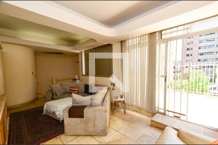 Apartamento para alugar com 290m², 5 quartos e 4 vagas Apartamento para alugar com 290m², 5 quartos e 4 vagasSala 2º piso