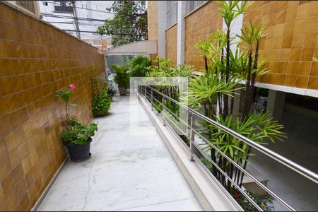 Apartamento para alugar com 290m², 5 quartos e 4 vagas Apartamento para alugar com 290m², 5 quartos e 4 vagasEntrada