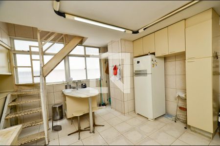 Apartamento para alugar com 290m², 5 quartos e 4 vagas Apartamento para alugar com 290m², 5 quartos e 4 vagasCozinha