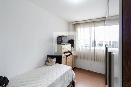 Quarto de apartamento à venda com 2 quartos, 54m² em Jardim Riacho das Pedras, Contagem