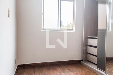 Quarto 1 de apartamento para alugar com 2 quartos, 52m² em Conjunto Habitacional Presidente Castelo Branco, Carapicuíba