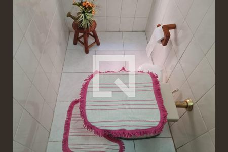 Casa à venda com 110m², 3 quartos e 2 vagas Casa à venda com 110m², 3 quartos e 2 vagasLavabo