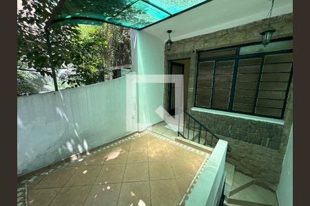 Varanda de casa à venda com 4 quartos, 210m² em Pompeia, São Paulo