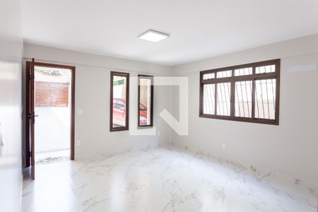 sala de casa para alugar com 2 quartos, 180m² em Tres Barras, Contagem