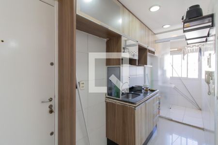 Cozinha de apartamento para alugar com 3 quartos, 56m² em Jardim Cocaia, Guarulhos