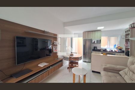 Sala de casa para alugar com 2 quartos, 60m² em Cidade Ocian, Praia Grande