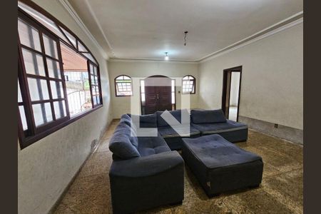 Casa à venda com 3 quartos, 300m² em São Lourenço, Niterói