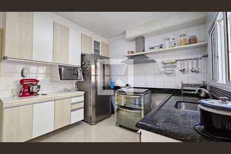 Cozinha de casa à venda com 3 quartos, 150m² em Campo Grande, São Paulo