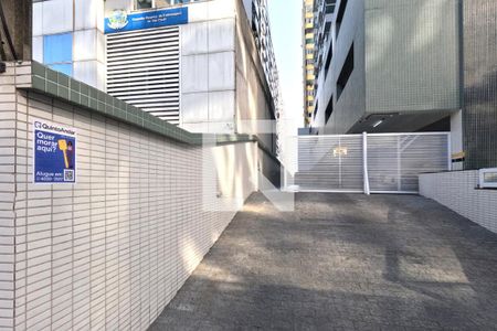 Plaquinha Quinto Andar instalada de apartamento para alugar com 1 quarto, 97m² em Embaré, Santos