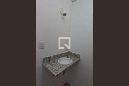 Lavabo de apartamento para alugar com 1 quarto, 97m² em Embaré, Santos