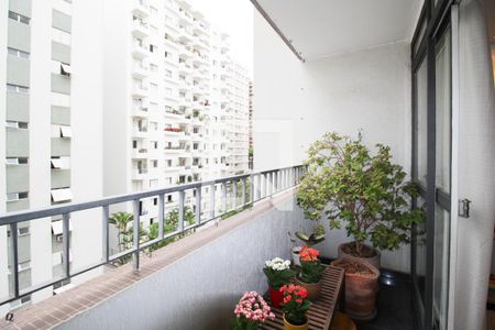 Varanda  de apartamento à venda com 2 quartos, 100m² em Vila Uberabinha, São Paulo