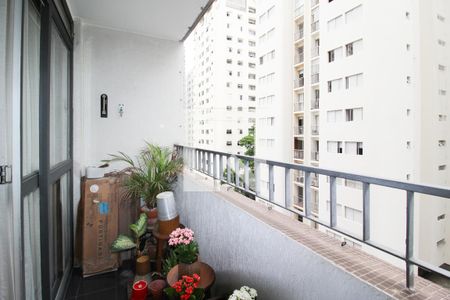 Varanda  de apartamento à venda com 2 quartos, 100m² em Vila Uberabinha, São Paulo