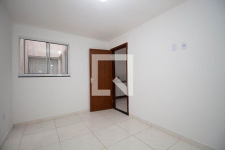 Quarto 2 de apartamento para alugar com 2 quartos, 45m² em Colônia Agrícola Sucupira, Brasília