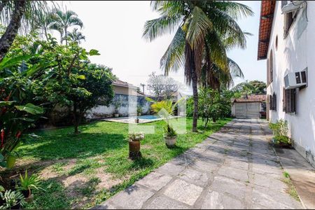 Casa à venda com 4 quartos, 398m² em Itaipu, Niterói