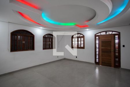 Sala 2 de casa para alugar com 3 quartos, 600m² em Santa Terezinha, Belo Horizonte