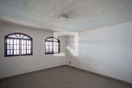 Sala 1 de casa para alugar com 3 quartos, 600m² em Santa Terezinha, Belo Horizonte