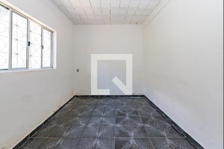 Quarto 1 de casa para alugar com 2 quartos, 61m² em Carlos Prates, Belo Horizonte