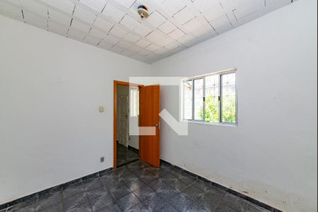 Quarto 1 de casa para alugar com 2 quartos, 61m² em Carlos Prates, Belo Horizonte