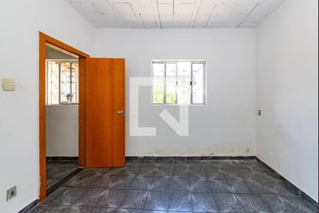 Quarto 1 de casa para alugar com 2 quartos, 61m² em Carlos Prates, Belo Horizonte