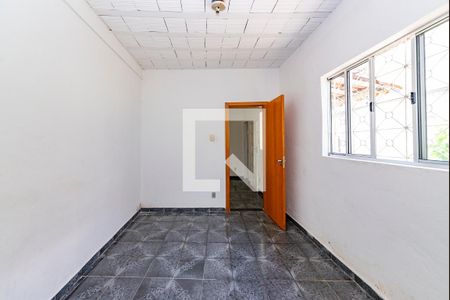 Quarto 1 de casa para alugar com 2 quartos, 61m² em Carlos Prates, Belo Horizonte