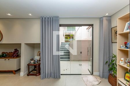 Sala de casa à venda com 3 quartos, 340m² em Coracao de Jesus, Belo Horizonte