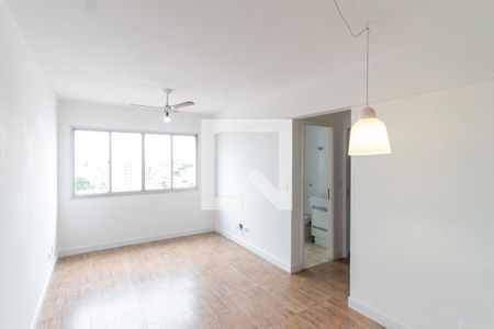 Sala   de apartamento à venda com 2 quartos, 55m² em Vila Gustavo, São Paulo