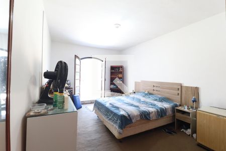 Casa à venda com 324m², 5 quartos e 4 vagas Casa à venda com 324m², 5 quartos e 4 vagasQuarto 2