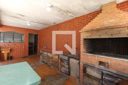 Casa à venda com 324m², 5 quartos e 4 vagas Casa à venda com 324m², 5 quartos e 4 vagasQuintal