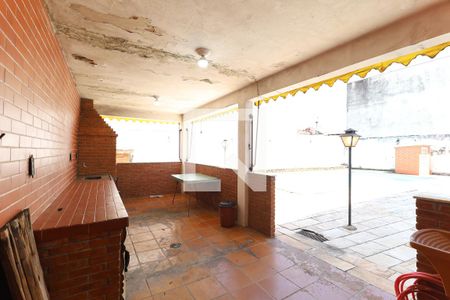 Casa à venda com 324m², 5 quartos e 4 vagas Casa à venda com 324m², 5 quartos e 4 vagasQuintal