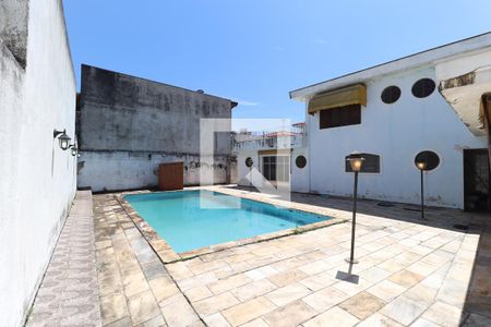 Casa à venda com 324m², 5 quartos e 4 vagas Casa à venda com 324m², 5 quartos e 4 vagasQuintal