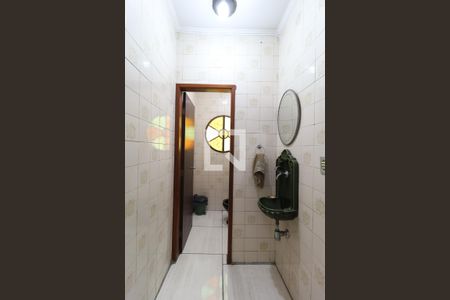 Casa à venda com 324m², 5 quartos e 4 vagas Casa à venda com 324m², 5 quartos e 4 vagasBanheiro 2