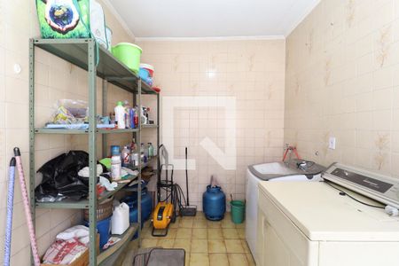 Casa à venda com 324m², 5 quartos e 4 vagas Casa à venda com 324m², 5 quartos e 4 vagasÁrea de serviço