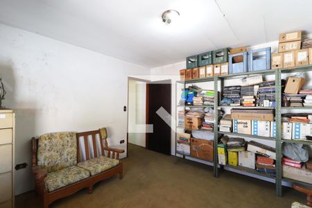 Casa à venda com 324m², 5 quartos e 4 vagas Casa à venda com 324m², 5 quartos e 4 vagasQuarto 2 fundos