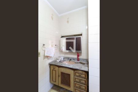 Casa à venda com 324m², 5 quartos e 4 vagas Casa à venda com 324m², 5 quartos e 4 vagasBanheiro Suíte