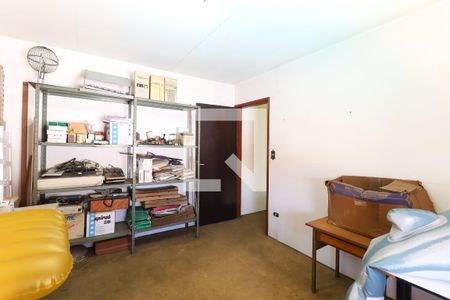 Casa à venda com 324m², 5 quartos e 4 vagas Casa à venda com 324m², 5 quartos e 4 vagasQuarto 1 fundos