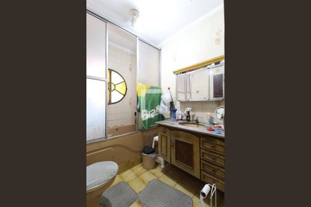 Casa à venda com 324m², 5 quartos e 4 vagas Casa à venda com 324m², 5 quartos e 4 vagasBanheiro 1