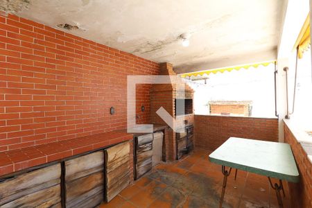 Casa à venda com 324m², 5 quartos e 4 vagas Casa à venda com 324m², 5 quartos e 4 vagasQuintal