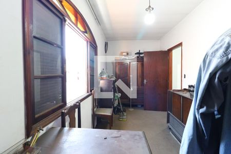 Casa à venda com 324m², 5 quartos e 4 vagas Casa à venda com 324m², 5 quartos e 4 vagasQuarto 1