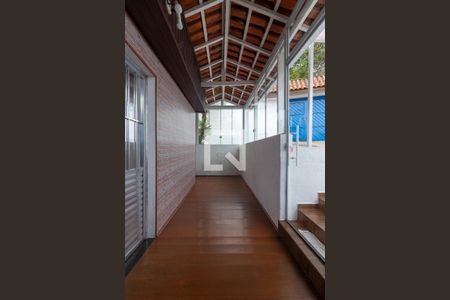 Sala de casa para alugar com 2 quartos, 420m² em Jardim Pioneira, Cotia