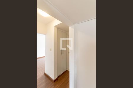 Corredor de apartamento à venda com 3 quartos, 72m² em Vila Uberabinha, São Paulo