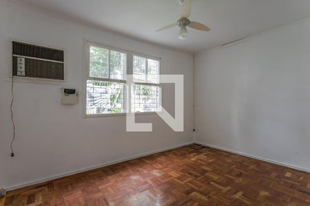 Sala de casa à venda com 2 quartos, 68m² em Bom Jesus, Porto Alegre